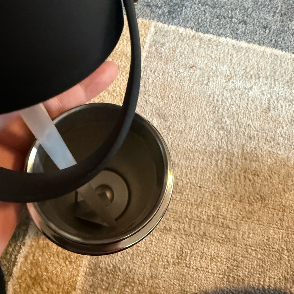 Hydro Flask Sand Water Bottle with Black Lid - Picture 5 of 7